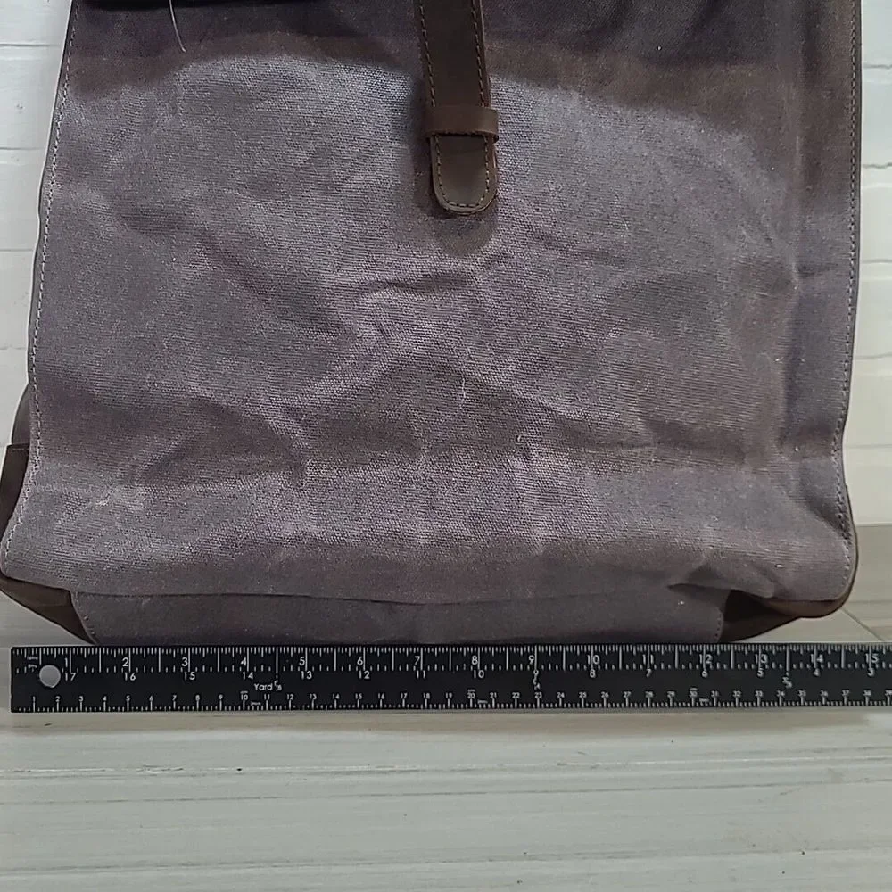 Dungeons & Dragons‎ / Magic The Gather Gray /Brown Leather Waxed Canvas Backpack